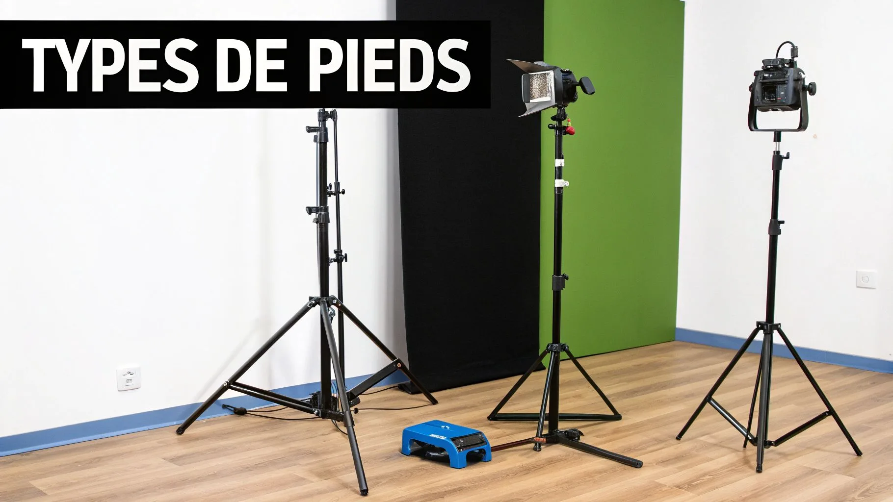 Une image montrant différents types de pieds de lumière ou trépieds de studio, avec l'inscription "TYPES DE PIEDS".