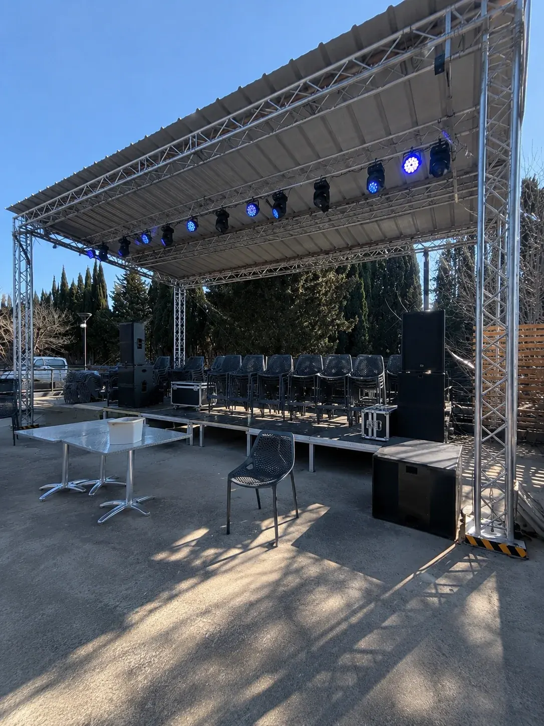 Installation de sonorisation et éclairage scénique présentée par MAF
